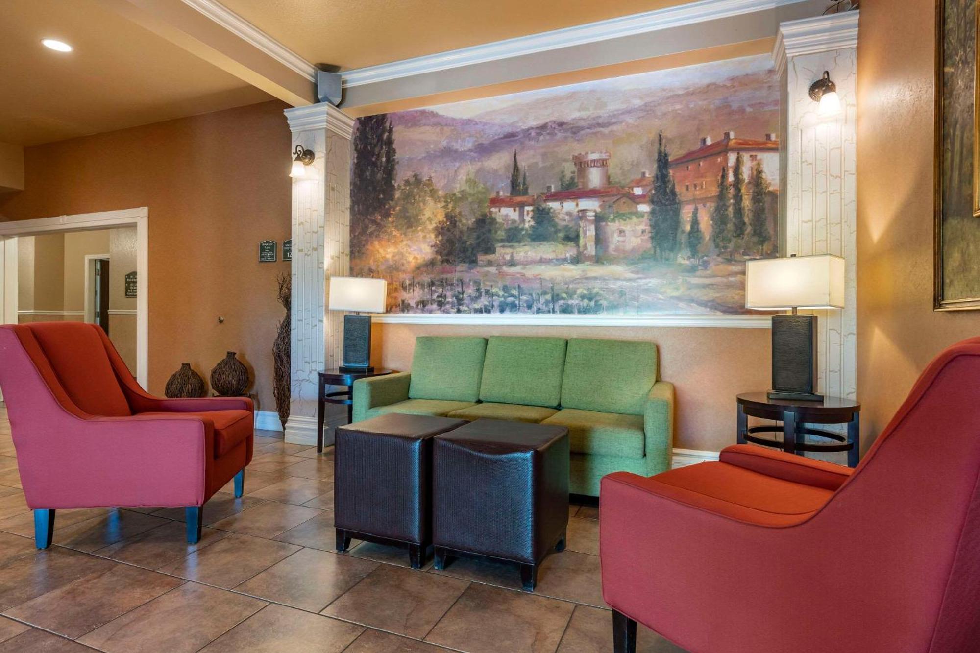 Comfort & Mendocino County 3* Ukiah